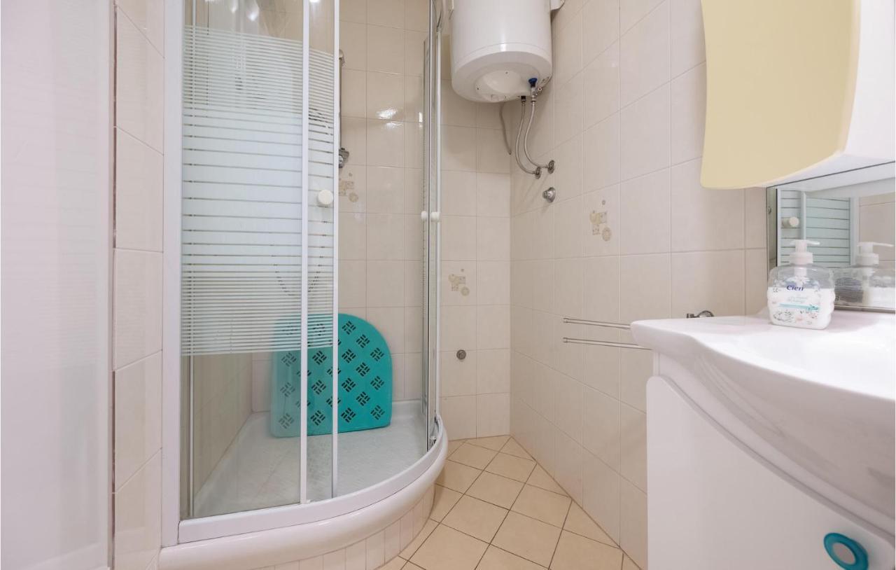 1 Bedroom Amazing Apartment In Peruški Eksteriør billede
